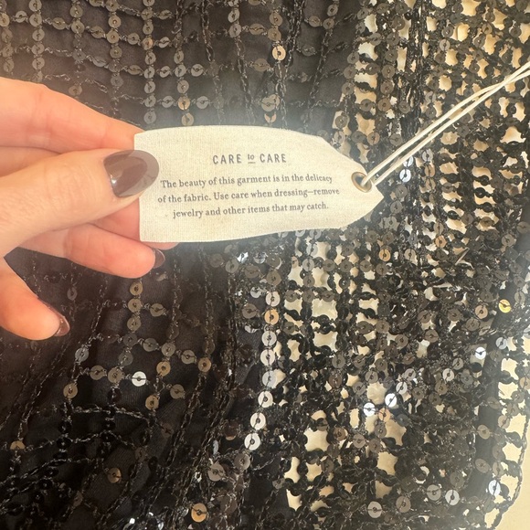 Pilcro Large Black Sequin Women's top over tank - Picture 4 of 6